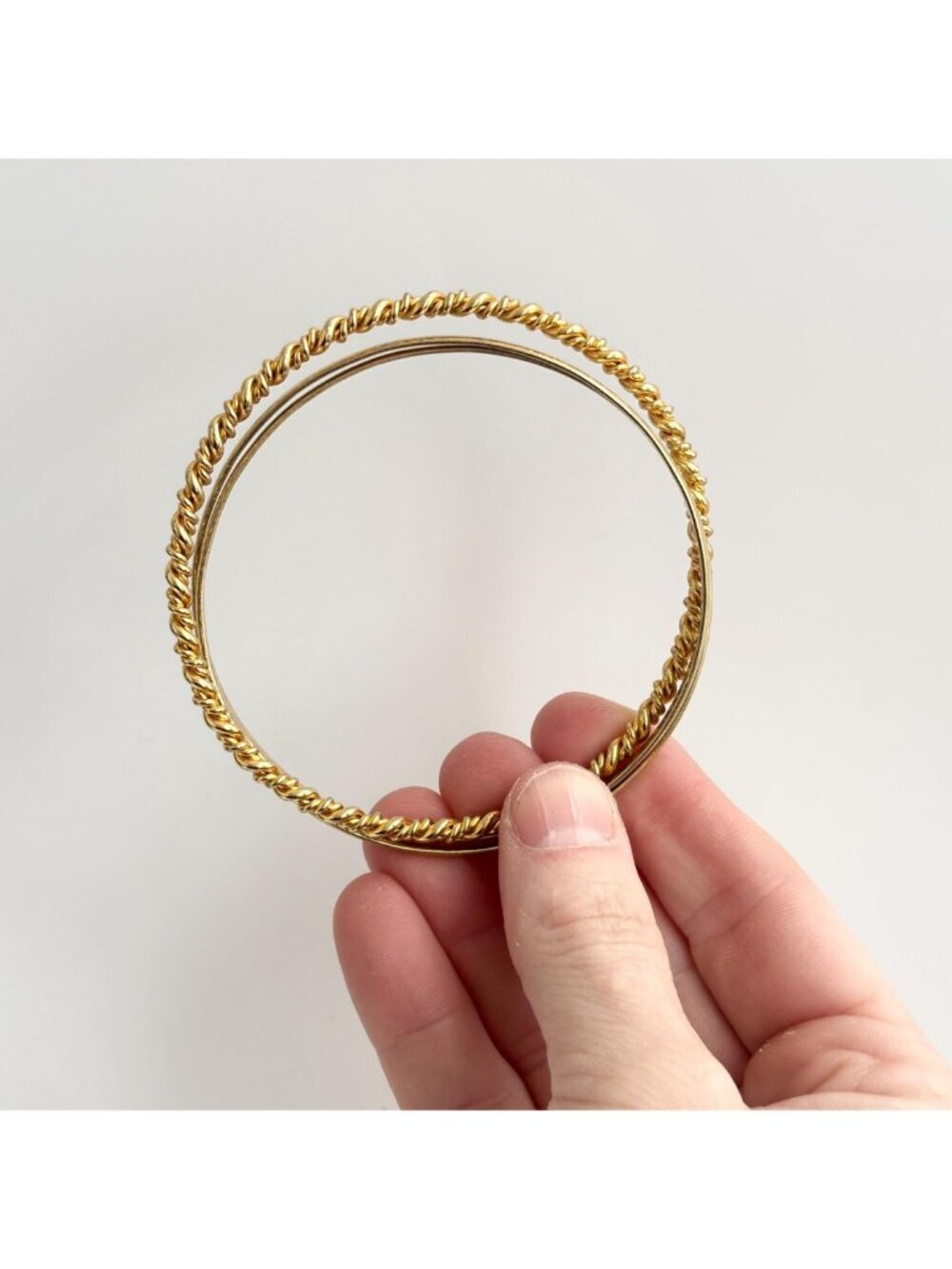 Gold Toned Triple Sectioned Multi Stackable 90's Vintage Bangle Bracelet - Picture 3 of 8
